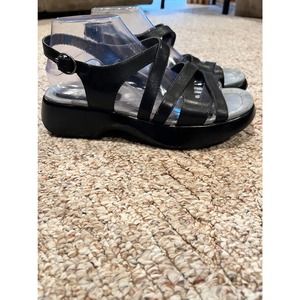 Dansko Lolita full grain black sandal size 40